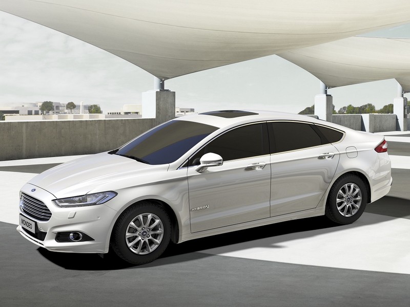 Ford spustil ve Valencii výrobu hybridních vozů